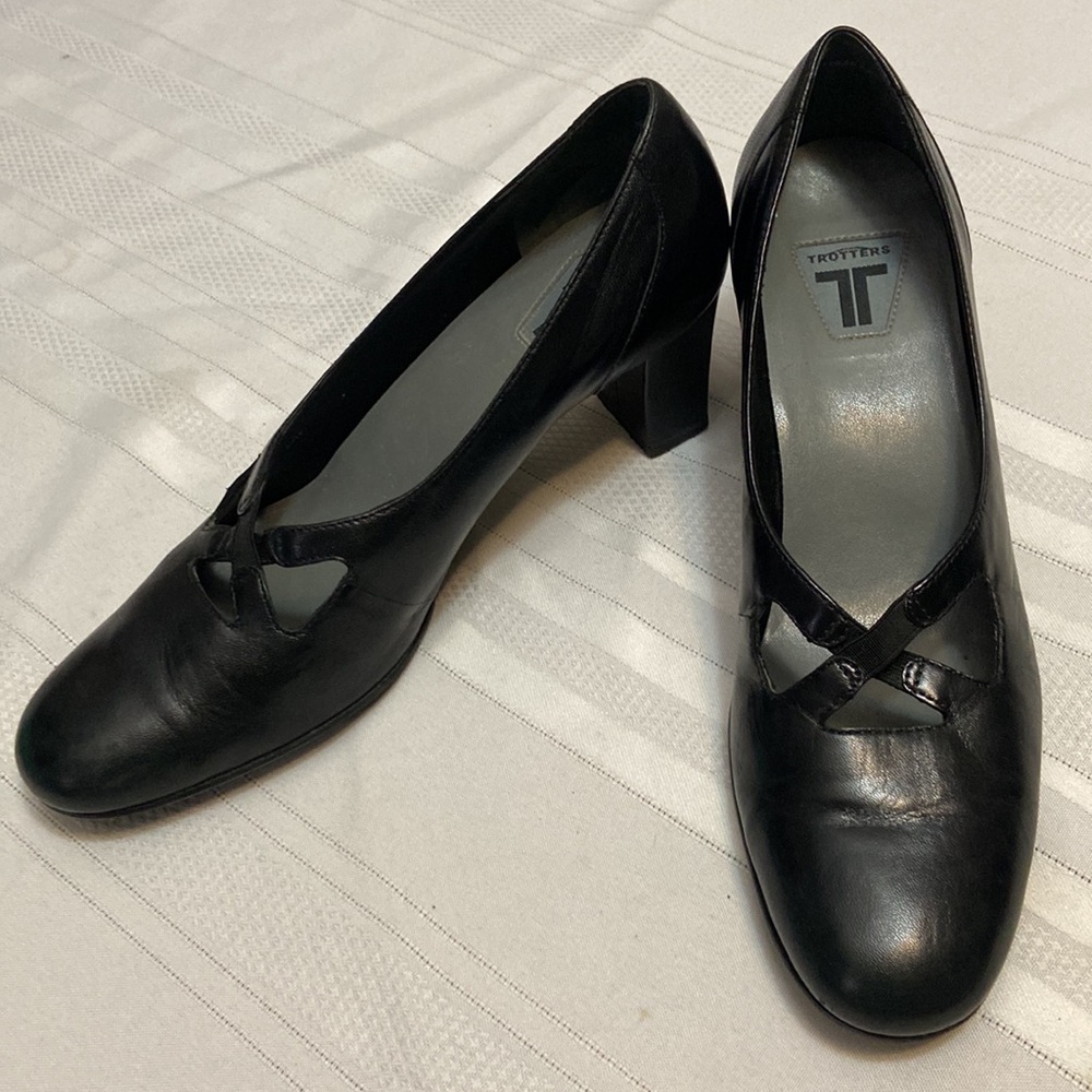 Trotters Womens Black Heels - Excellent Used Condition! Size 8.5 N